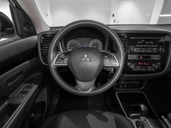 Mitsubishi Outlander III Рестайлинг 3 с пробегом 2018 года, цена 2 000 000 рублей, 95010 км, внедорожник, Автокод Объявления