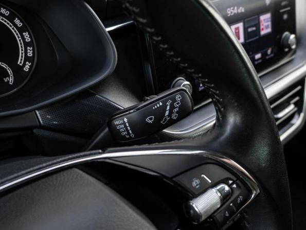 Skoda Rapid II с пробегом 2021 года, цена 1 680 000 рублей, 114060 км, лифтбек, Автокод Объявления