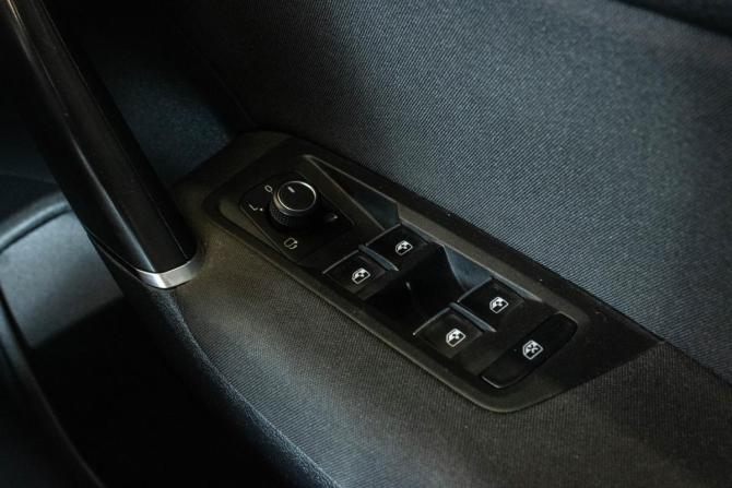 Volkswagen Touran II с пробегом 2016 года, цена 1 299 000 рублей, 115222 км, минивэн, Автокод Объявления