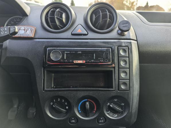 Ford Fiesta Mk5 с пробегом 2005 года, цена 419 000 рублей, 106609 км, хэтчбек, Автокод Объявления