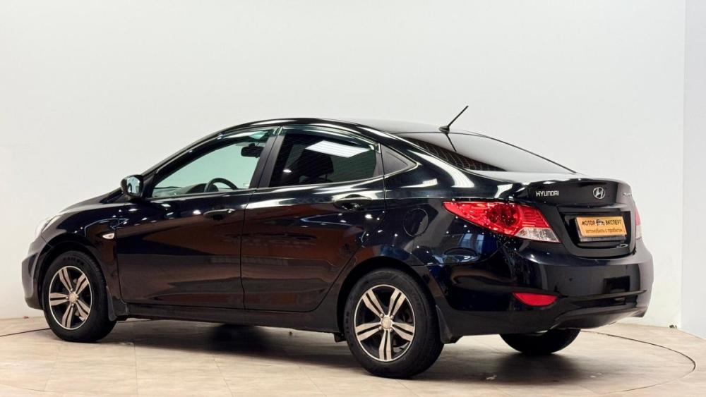 Hyundai Solaris I Киров  - изображение 3