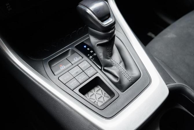Toyota RAV4 V (XA50) с пробегом 2021 года, цена 3 649 000 рублей, 79982 км, внедорожник, Автокод Объявления