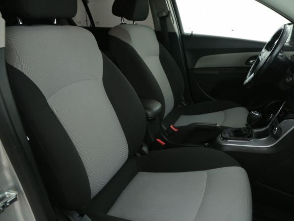 Chevrolet Cruze I Рестайлинг с пробегом 2012 года, цена 737 000 рублей, 143400 км, хэтчбек, Автокод Объявления