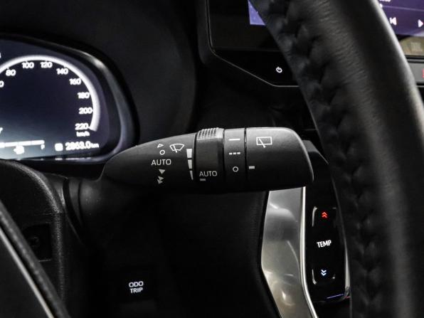 Toyota Venza II с пробегом 2023 года, цена 4 349 000 рублей, 34220 км, внедорожник, Автокод Объявления