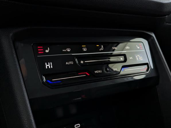 Volkswagen Tiguan II Рестайлинг с пробегом 2021 года, цена 3 635 000 рублей, 61133 км, внедорожник, Автокод Объявления