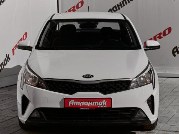 Kia Rio IV Рестайлинг с пробегом 2021 года, цена 1 615 000 рублей, 77531 км, седан, Автокод Объявления