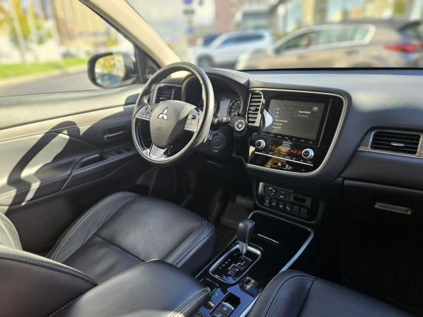 Mitsubishi Outlander III Рестайлинг 3 с пробегом 2021 года, цена 2 700 000 рублей, 71289 км, внедорожник, Автокод Объявления