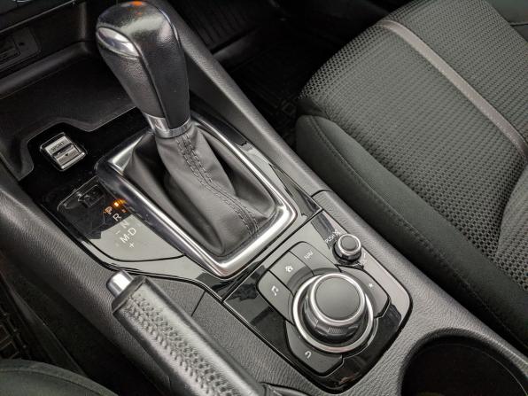 Mazda 3 III (BM) Рестайлинг с пробегом 2017 года, цена 1 800 000 рублей, 136614 км, хэтчбек, Автокод Объявления