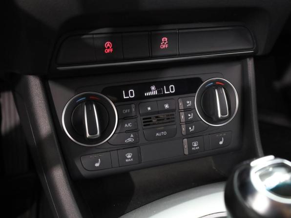 Audi Q3 I (8U) Рестайлинг с пробегом 2016 года, цена 1 499 000 рублей, 223308 км, внедорожник, Автокод Объявления