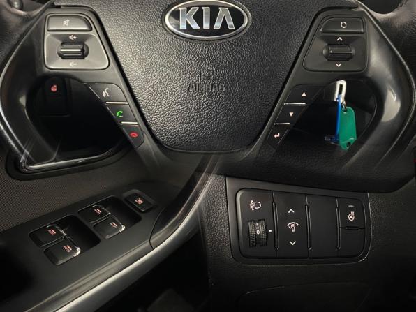 Kia Ceed II Рестайлинг с пробегом 2017 года, цена 1 399 000 рублей, 105544 км, универсал, Автокод Объявления
