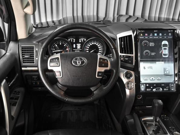 Toyota Land Cruiser 200 Series Рестайлинг 1 с пробегом 2013 года, цена 3 090 000 рублей, 296463 км, внедорожник, Автокод Объявления