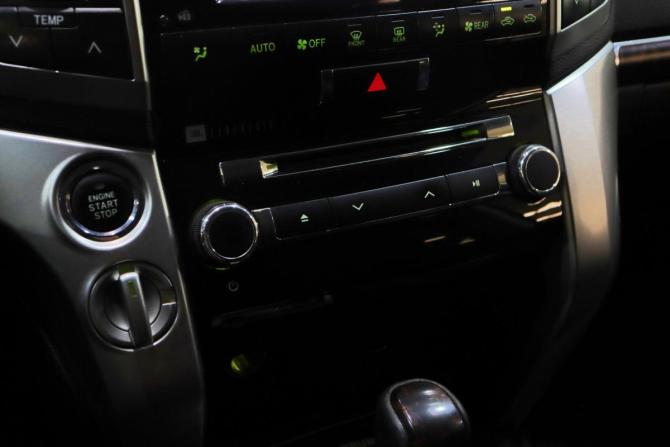 Toyota Land Cruiser 200 Series Рестайлинг 1 с пробегом 2015 года, цена 4 600 000 рублей, 190337 км, внедорожник, Автокод Объявления