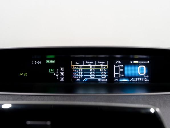 Toyota Prius IV (XW50) с пробегом 2016 года, цена 1 630 000 рублей, 177112 км, лифтбек, Автокод Объявления