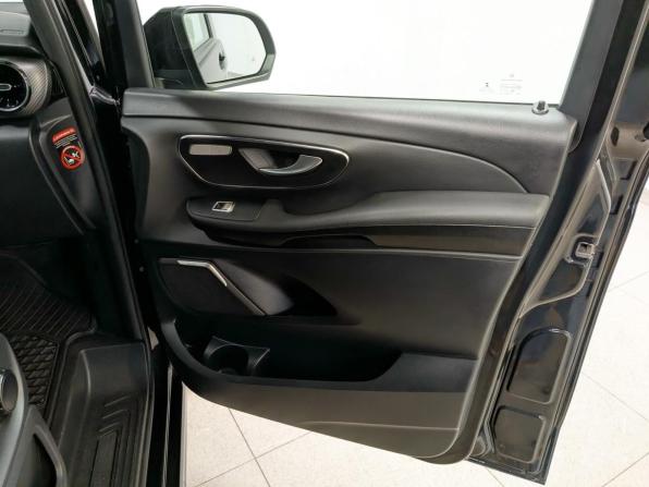 Mercedes-Benz Vito III (W447) Рестайлинг с пробегом 2021 года, цена 6 850 000 рублей, 63064 км, минивэн, Автокод Объявления