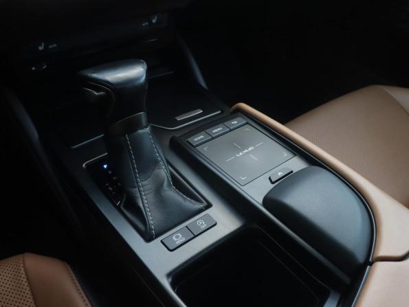 Lexus ES VII с пробегом 2018 года, цена 3 723 000 рублей, 118000 км, седан, Автокод Объявления