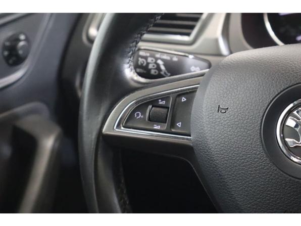 Skoda Rapid I с пробегом 2016 года, цена 998 000 рублей, 132110 км, лифтбек, Автокод Объявления