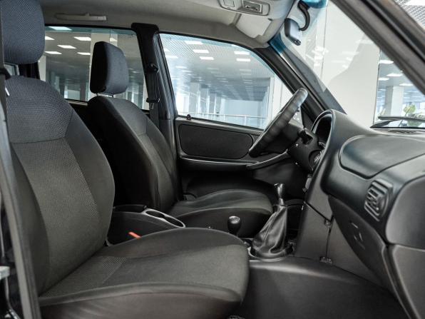 Chevrolet Niva I Рестайлинг с пробегом 2018 года, цена 642 000 рублей, 185600 км, внедорожник, Автокод Объявления
