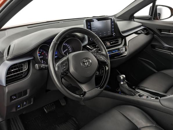 Toyota C-HR I Рестайлинг с пробегом 2020 года, цена 2 740 000 рублей, 46548 км, внедорожник, Автокод Объявления