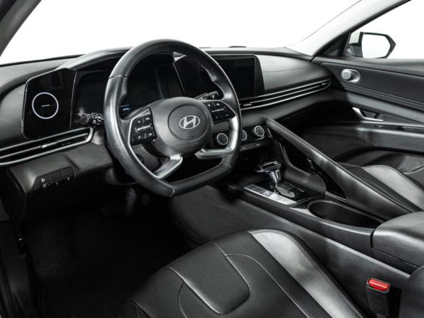 Hyundai Elantra VII (CN7) с пробегом 2023 года, цена 2 049 700 рублей, 69766 км, седан, Автокод Объявления