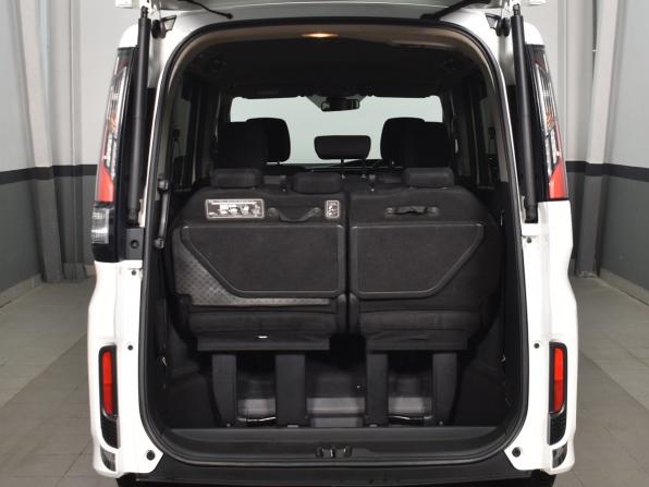 Honda Stepwgn V с пробегом 2016 года, цена 1 864 995 рублей, 117709 км, минивэн, Автокод Объявления