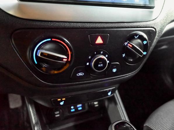 Hyundai Solaris II с пробегом 2017 года, цена 1 450 000 рублей, 61164 км, седан, Автокод Объявления