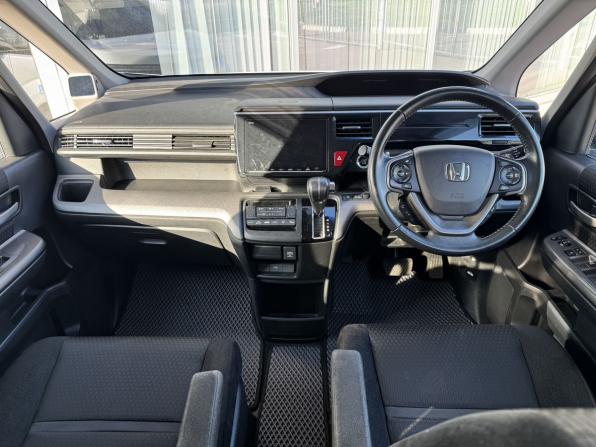 Honda Stepwgn V Рестайлинг с пробегом 2019 года, цена 2 250 000 рублей, 117469 км, минивэн, Автокод Объявления
