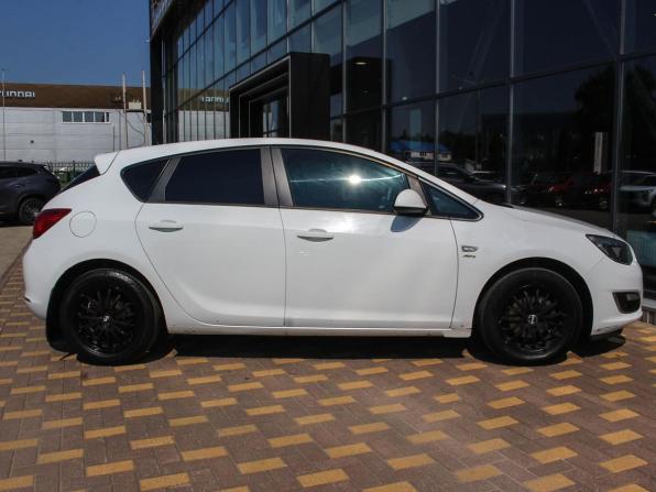 Opel Astra J Рестайлинг с пробегом 2013 года, цена 680 000 рублей, 162427 км, хэтчбек, Автокод Объявления