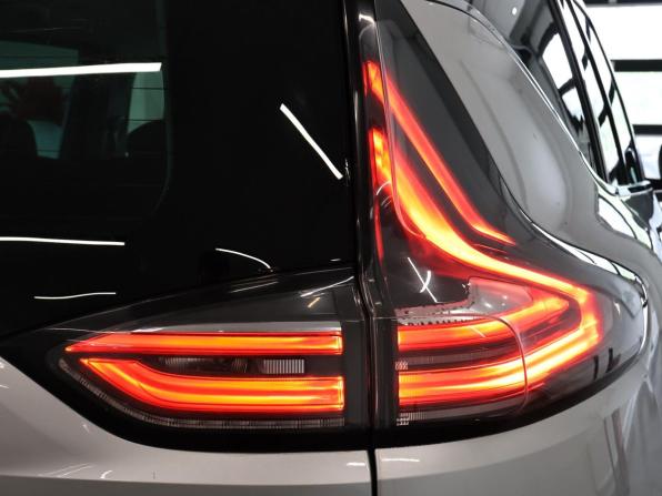 Renault Espace V с пробегом 2017 года, цена 1 475 100 рублей, 154010 км, минивэн, Автокод Объявления