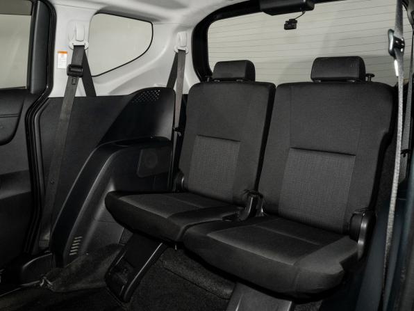 Toyota Sienta II Рестайлинг с пробегом 2021 года, цена 1 629 500 рублей, 62998 км, компактвэн, Автокод Объявления