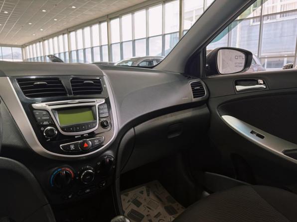 Hyundai Solaris I с пробегом 2012 года, цена 750 000 рублей, 155467 км, седан, Автокод Объявления