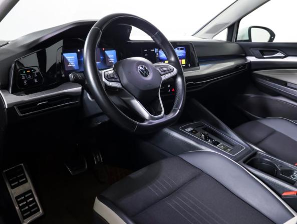 Volkswagen Golf VIII с пробегом 2021 года, цена 2 590 000 рублей, 57258 км, хэтчбек, Автокод Объявления