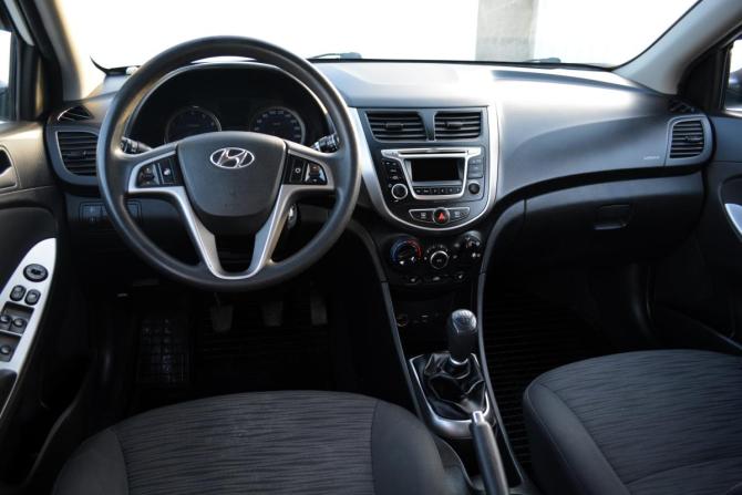 Hyundai Solaris I Рестайлинг с пробегом 2015 года, цена 975 000 рублей, 155000 км, седан, Автокод Объявления