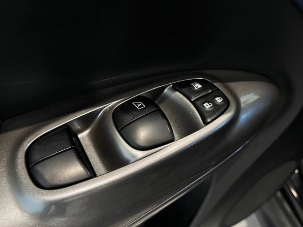Nissan Juke I с пробегом 2011 года, цена 1 030 000 рублей, 123985 км, внедорожник, Автокод Объявления