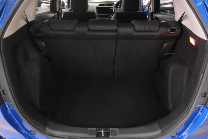 Honda Fit III с пробегом 2016 года, цена 1 139 000 рублей, 151000 км, хэтчбек, Автокод Объявления