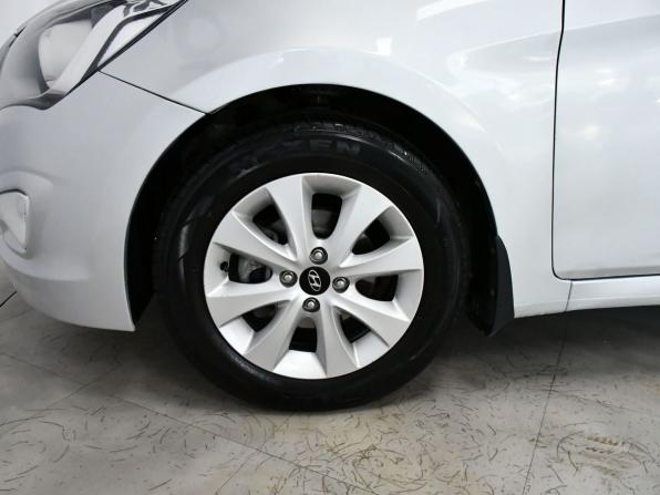 Hyundai Solaris I Рестайлинг с пробегом 2016 года, цена 987 000 рублей, 234167 км, седан, Автокод Объявления