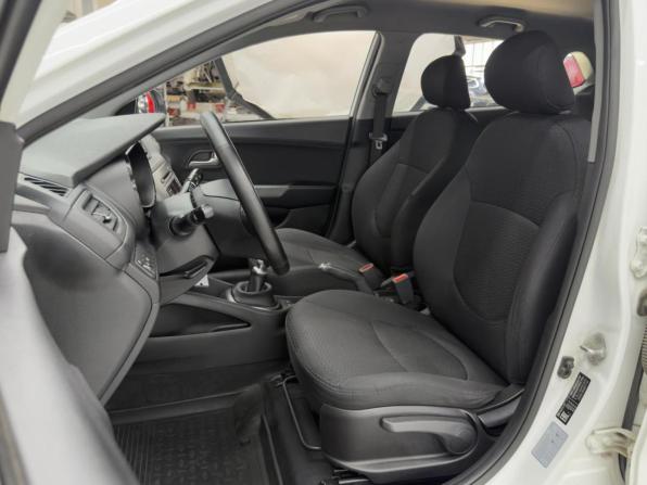 Kia Rio III Рестайлинг с пробегом 2016 года, цена 999 000 рублей, 168035 км, хэтчбек, Автокод Объявления