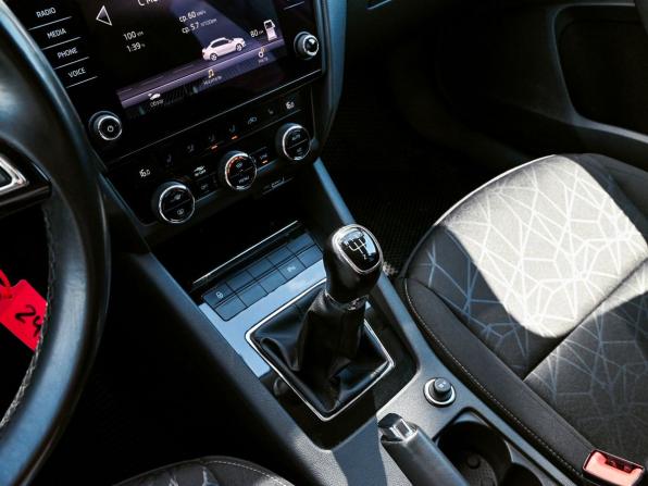 Skoda Octavia III (A7) Рестайлинг с пробегом 2019 года, цена 1 825 000 рублей, 115404 км, лифтбек, Автокод Объявления
