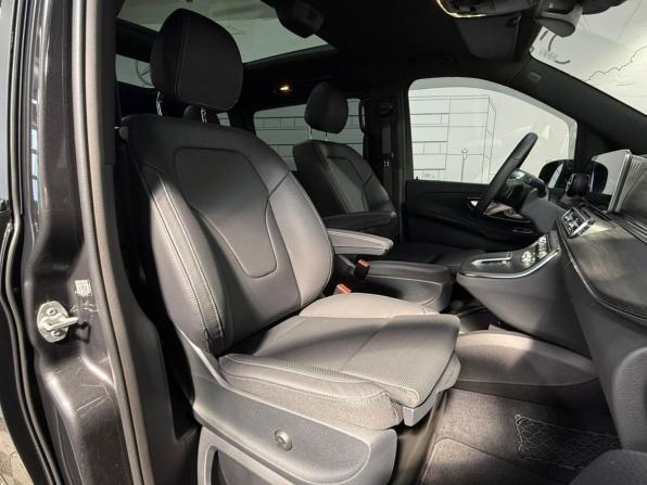Mercedes-Benz V-Класс III (W447) Рестайлинг 2 с пробегом 2024 года, цена 12 220 000 рублей, 7900 км, минивэн, Автокод Объявления