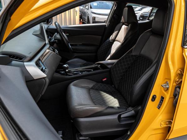 Toyota C-HR I Рестайлинг с пробегом 2019 года, цена 1 870 000 рублей, 84648 км, внедорожник, Автокод Объявления