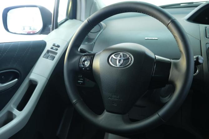 Toyota Yaris II с пробегом 2007 года, цена 699 000 рублей, 92000 км, хэтчбек, Автокод Объявления