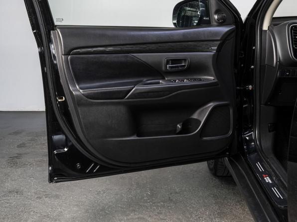 Mitsubishi Outlander III Рестайлинг 2 с пробегом 2015 года, цена 1 850 000 рублей, 217169 км, внедорожник, Автокод Объявления