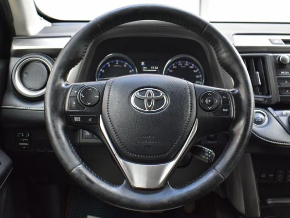 Toyota RAV4 IV (XA40) Рестайлинг с пробегом 2016 года, цена 2 199 000 рублей, 211039 км, внедорожник, Автокод Объявления