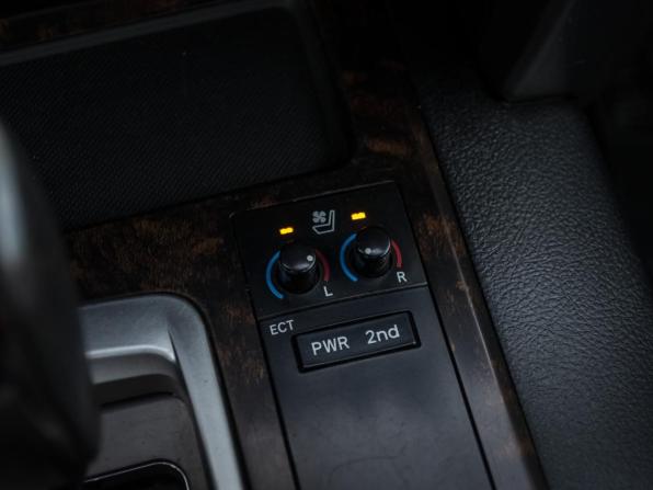 Toyota Land Cruiser 200 Series Рестайлинг 1 с пробегом 2014 года, цена 3 550 000 рублей, 294000 км, внедорожник, Автокод Объявления