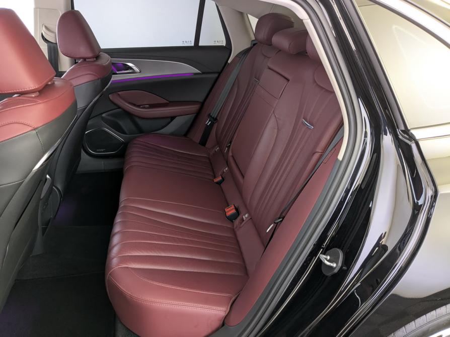 Hongqi H5 II Москва  - изображение 12