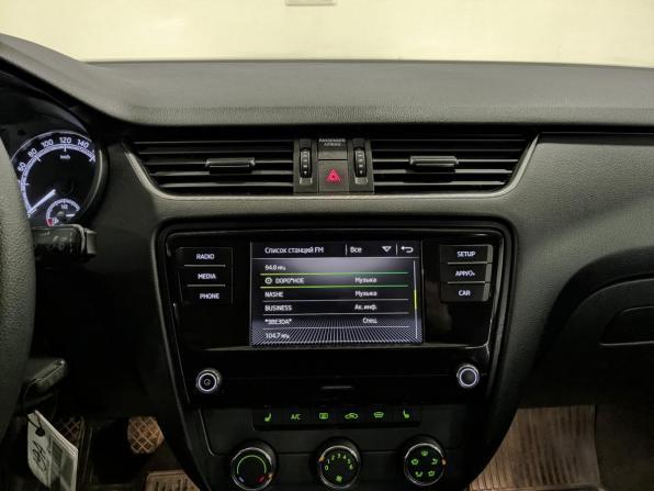 Skoda Octavia III (A7) Рестайлинг с пробегом 2019 года, цена 1 415 000 рублей, 119106 км, лифтбек, Автокод Объявления