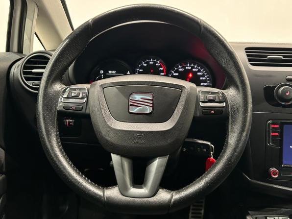 SEAT Leon II Рестайлинг с пробегом 2012 года, цена 569 000 рублей, 209291 км, хэтчбек, Автокод Объявления