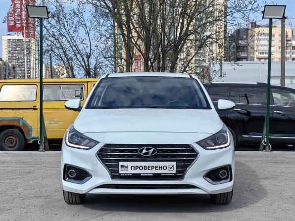 Hyundai Solaris II с пробегом 2020 года, цена 1 649 000 рублей, 61000 км, седан, Автокод Объявления