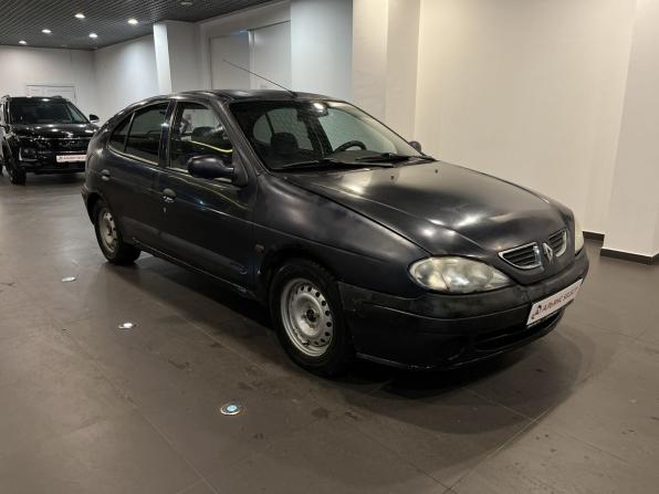 Renault Megane I Рестайлинг с пробегом 2000 года, цена 100 000 рублей, 457676 км, хэтчбек, Автокод Объявления