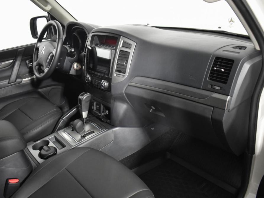 Mitsubishi Pajero IV Рестайлинг 2 Санкт-Петербург  - изображение 12
