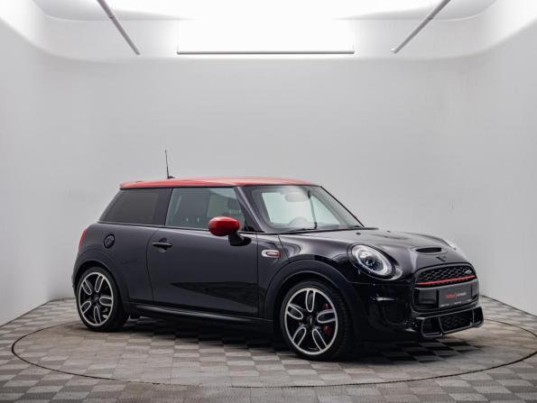 Mini Hatch III (F55/F56) Рестайлинг с пробегом 2019 года, цена 2 700 000 рублей, 64483 км, хэтчбек, Автокод Объявления